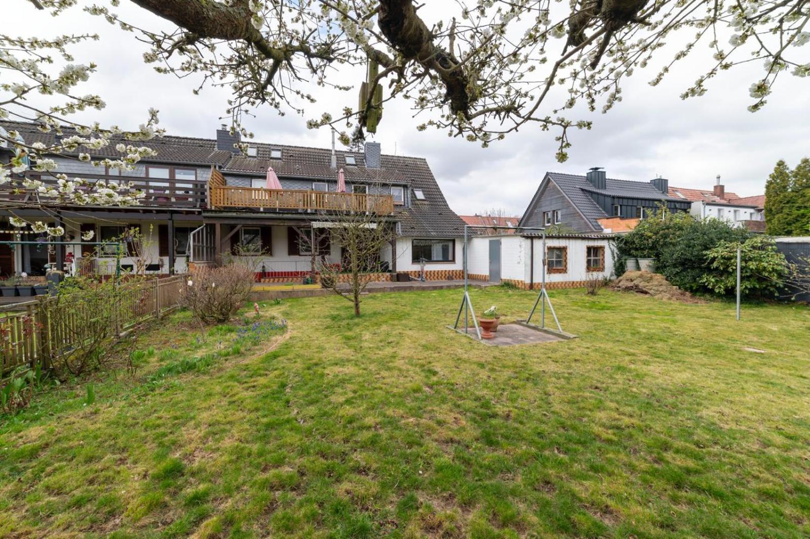 Cozy Villa With Garden, Balcony And Parking Area In Duesseldorf Exterior foto